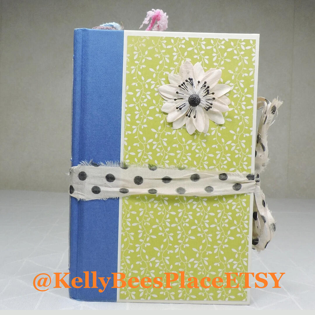 White Daisey Kelly Bee handmade junk journals